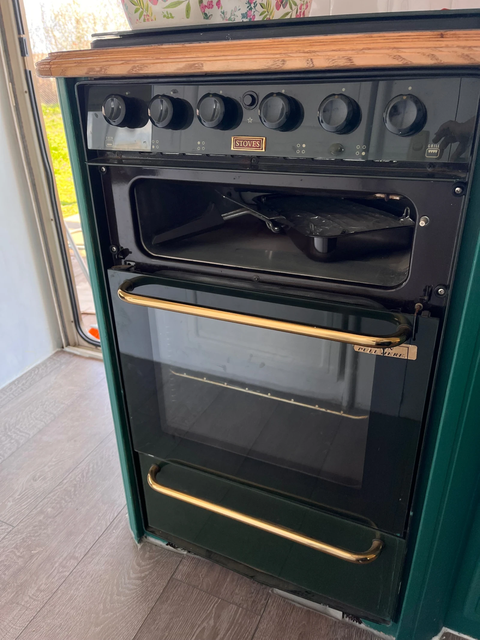 Каравана Swift Abbey Spectrum 520, снимка 11 - Каравани и кемпери - 54167757