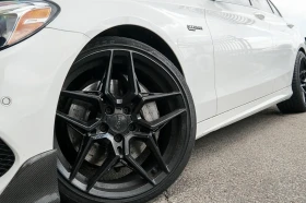 Mercedes-Benz C 400 Burmester* 4M* Пано* Carbon* Без Инциденти, снимка 2