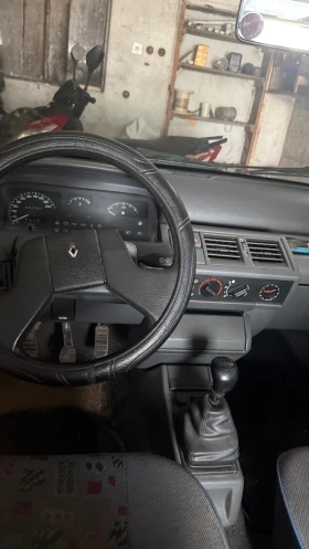 Renault Clio 1.2i - 600 € / 1173.50 лв. - 27519953 5