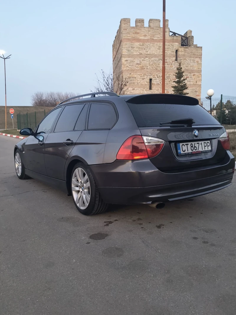 BMW 320 320d, снимка 3 - Автомобили и джипове - 49064620