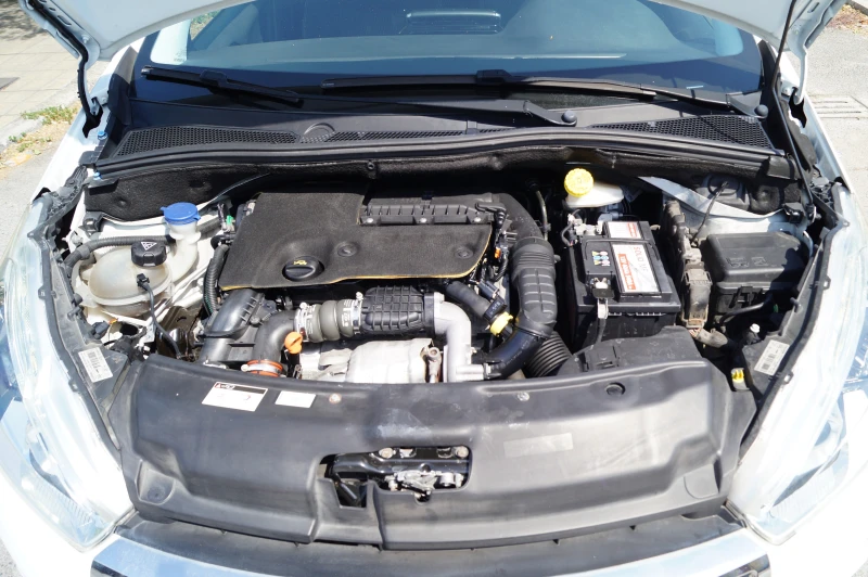 Peugeot 208 1.6d , снимка 15 - Автомобили и джипове - 51338341