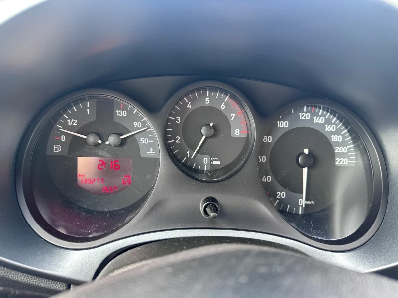 Seat Leon 1.4i - КЛИМАТИК - РЕАЛНИ КИЛОМЕТРИ, снимка 14 - Автомобили и джипове - 51909071