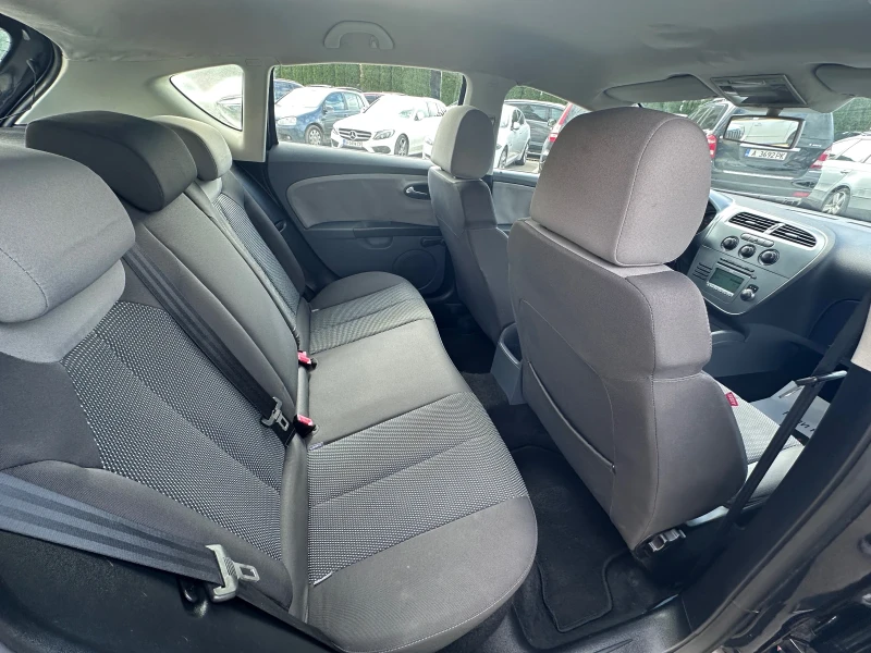 Seat Leon 1.4i - КЛИМАТИК - РЕАЛНИ КИЛОМЕТРИ, снимка 12 - Автомобили и джипове - 51909071