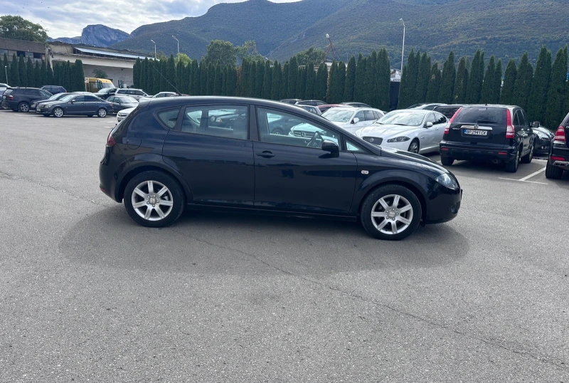 Seat Leon 1.4i - КЛИМАТИК - РЕАЛНИ КИЛОМЕТРИ, снимка 4 - Автомобили и джипове - 51909071