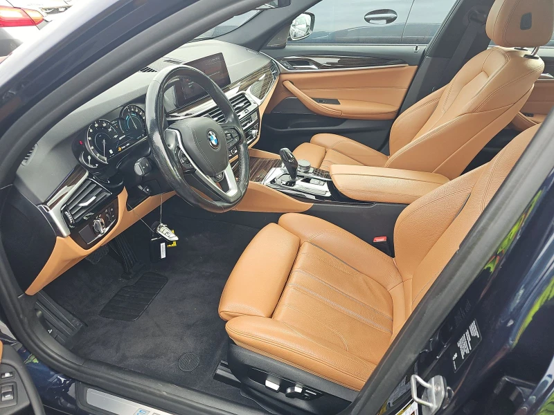 BMW 530E * XDRIVE* LUXURY LINE* DIGITAL* MEMORY* PODGREV* , снимка 10 - Автомобили и джипове - 52326874
