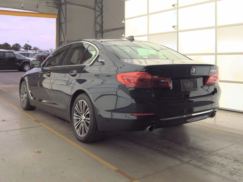 BMW 530E * XDRIVE* LUXURY LINE* DIGITAL* MEMORY* PODGREV* , снимка 2 - Автомобили и джипове - 52326874
