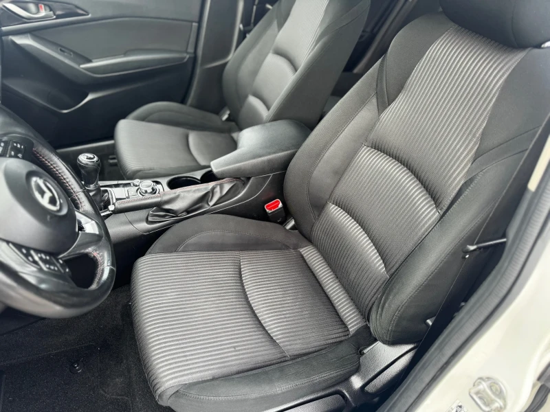 Mazda 3 2.2 SKYACTIV , снимка 12 - Автомобили и джипове - 52650583