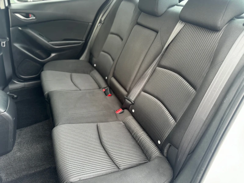 Mazda 3 2.2 SKYACTIV , снимка 13 - Автомобили и джипове - 52650583