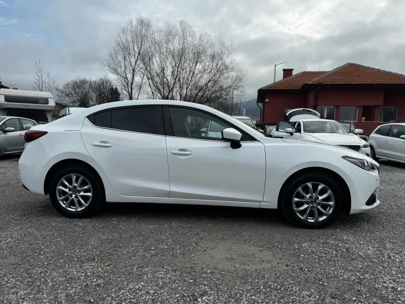 Mazda 3 2.2 SKYACTIV , снимка 8 - Автомобили и джипове - 52650583