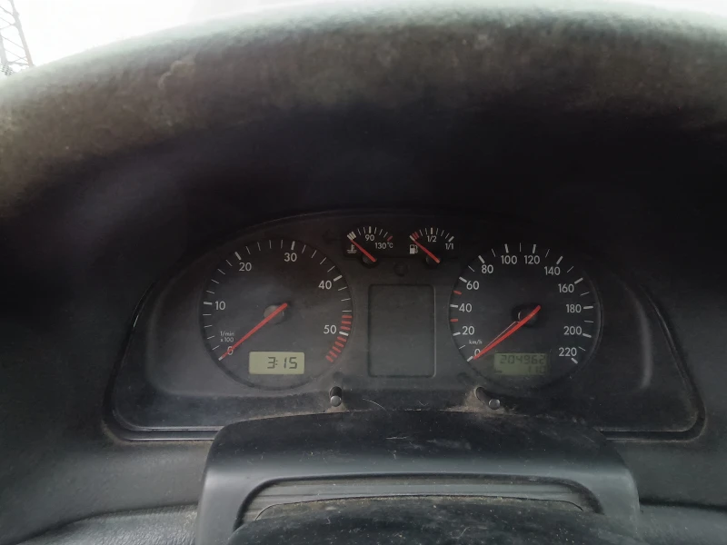 VW Passat, снимка 5 - Автомобили и джипове - 52920489