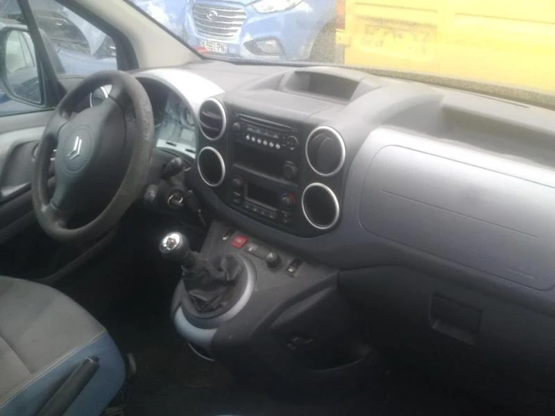 Citroen Berlingo 1.6 HDi, снимка 9 - Автомобили и джипове - 29421628