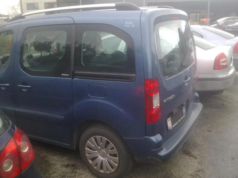 Citroen Berlingo 1.6 HDi, снимка 7 - Автомобили и джипове - 29421628