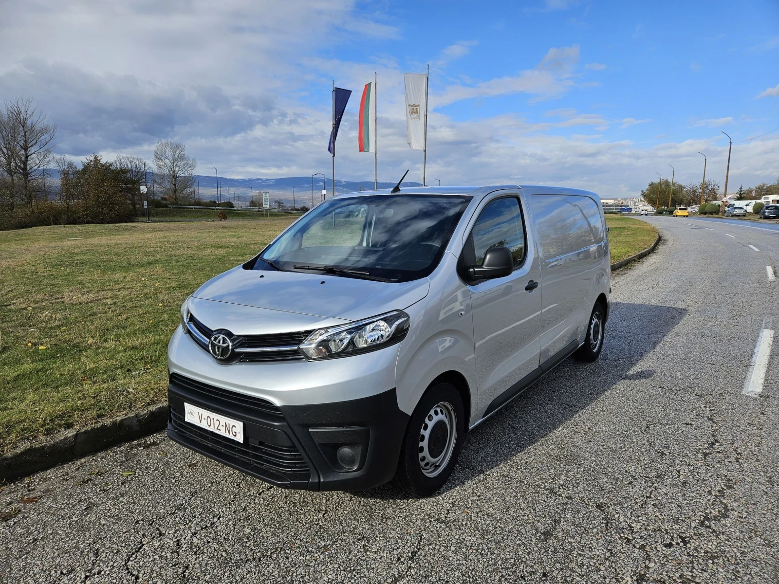 Toyota Proace City 1.6d  - изображение 2