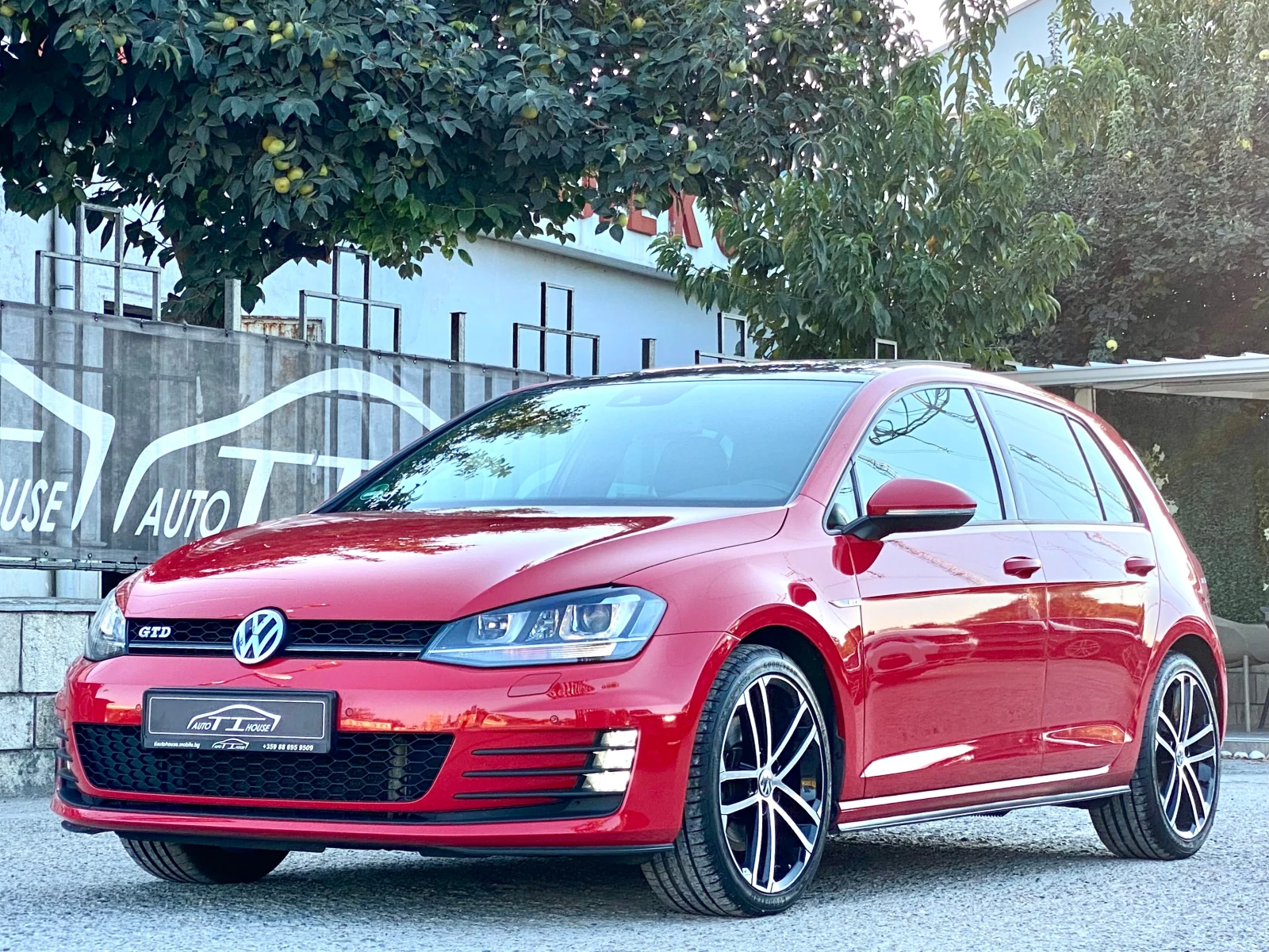 VW Golf GTD* Pano* Key GO*  - изображение 6