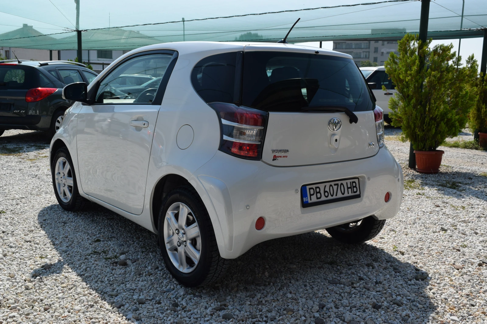 Toyota IQ 1.0 VVTI Автоматик - изображение 5