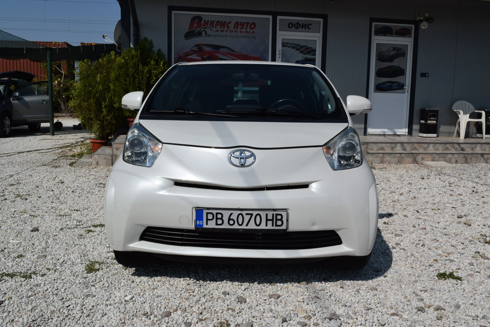 Toyota IQ 1.0 VVTI Автоматик - изображение 2