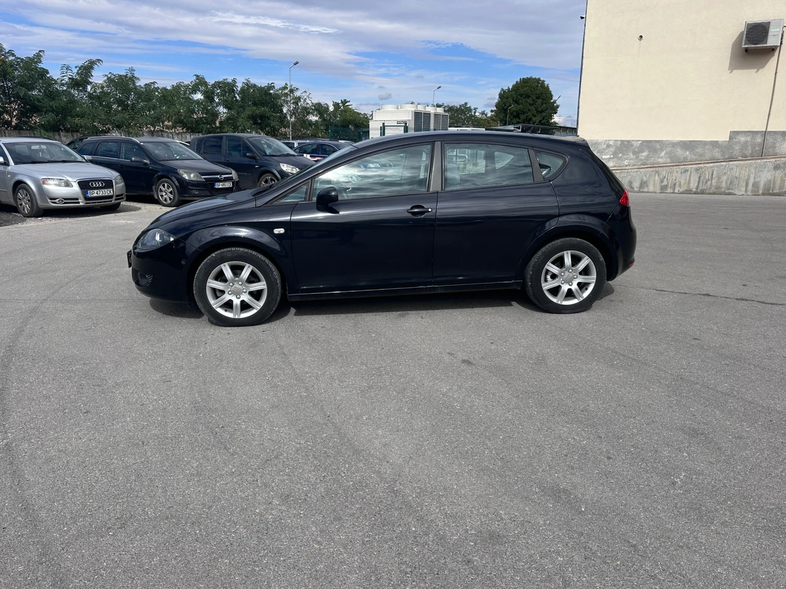 Seat Leon 1.4i - КЛИМАТИК - РЕАЛНИ КИЛОМЕТРИ - изображение 6