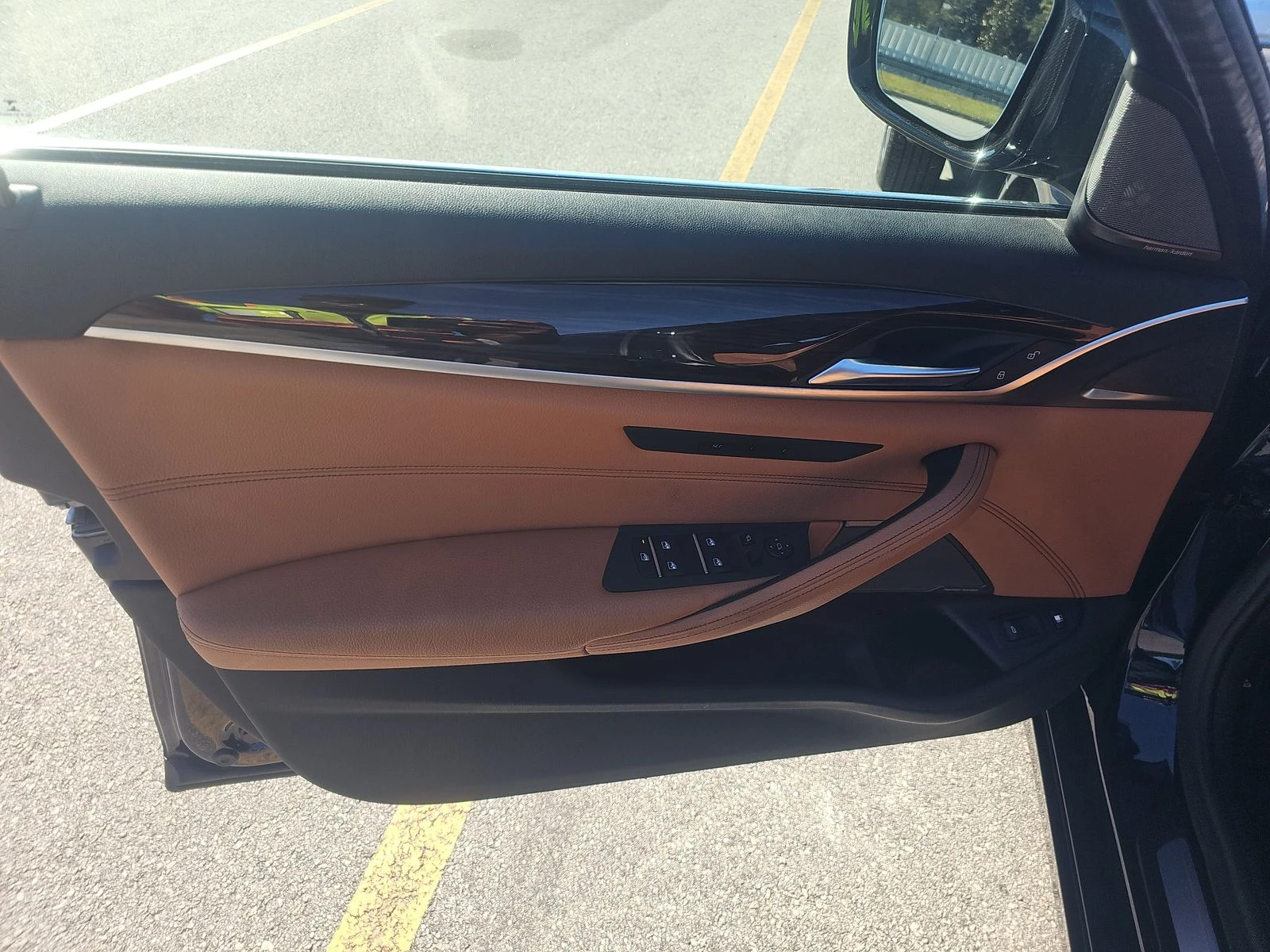 BMW 530E * XDRIVE* LUXURY LINE* DIGITAL* MEMORY* PODGREV*  - изображение 9