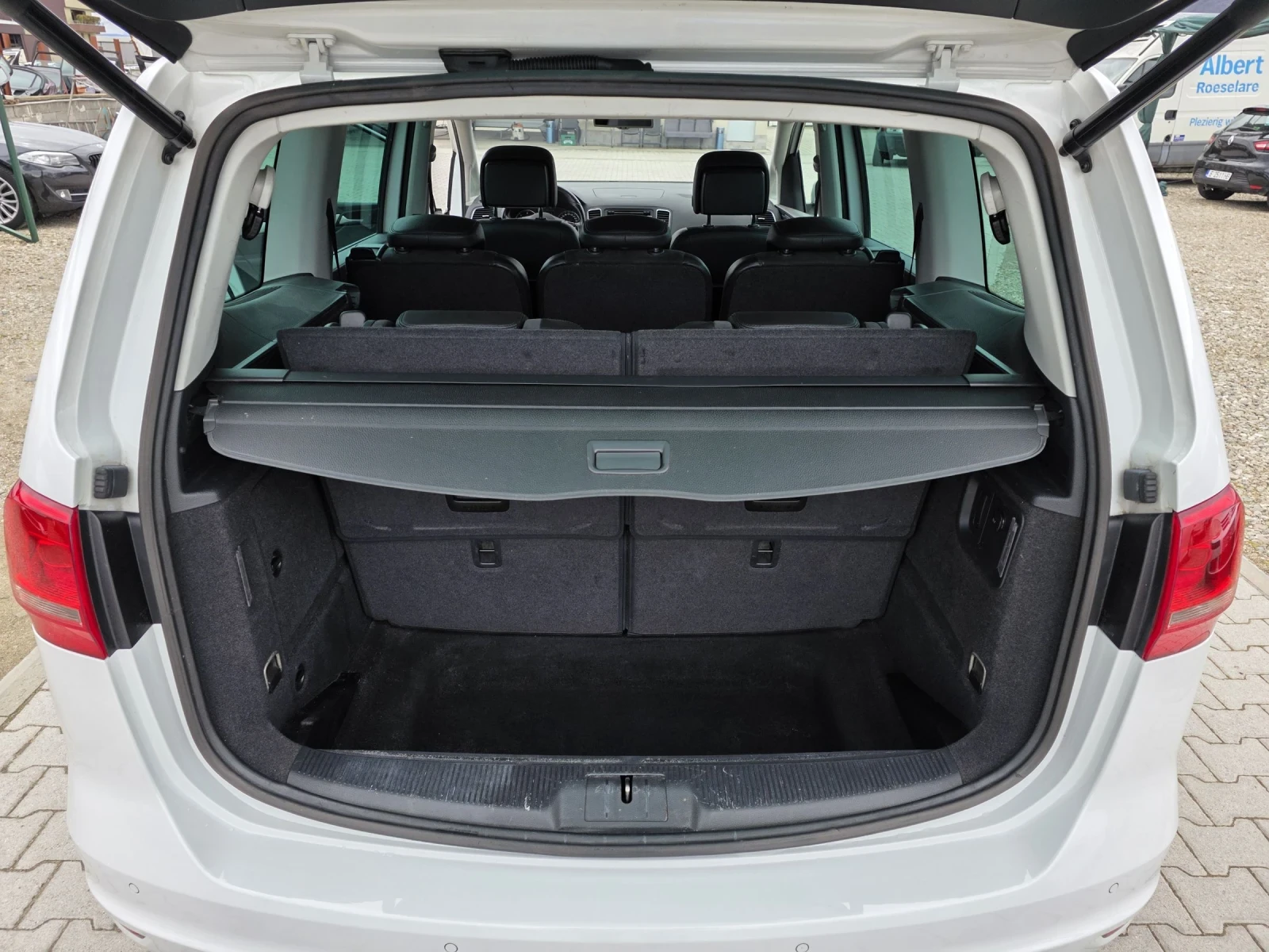 VW Sharan 2.0TDi DSG High-line 177k Лизинг, снимка 16 - Автомобили и джипове - 53958368