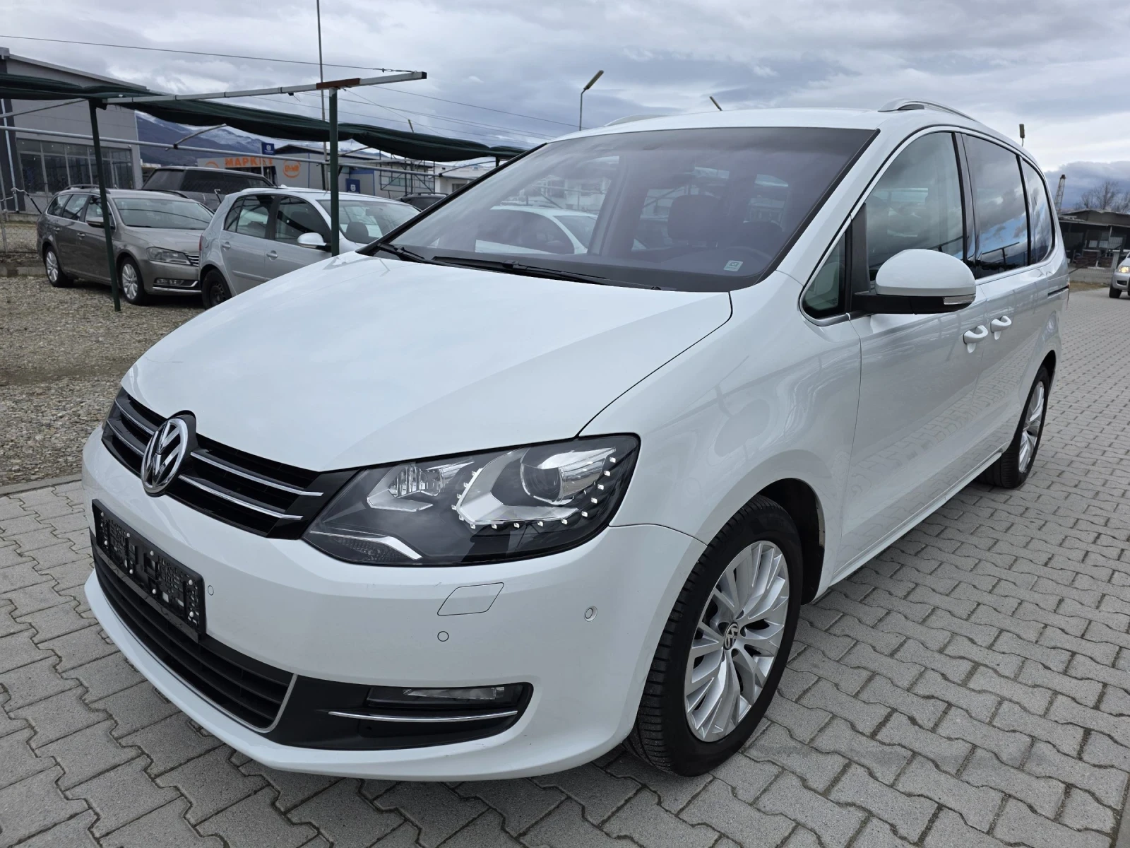 VW Sharan 2.0TDi DSG High-line 177k Лизинг, снимка 3 - Автомобили и джипове - 53958368