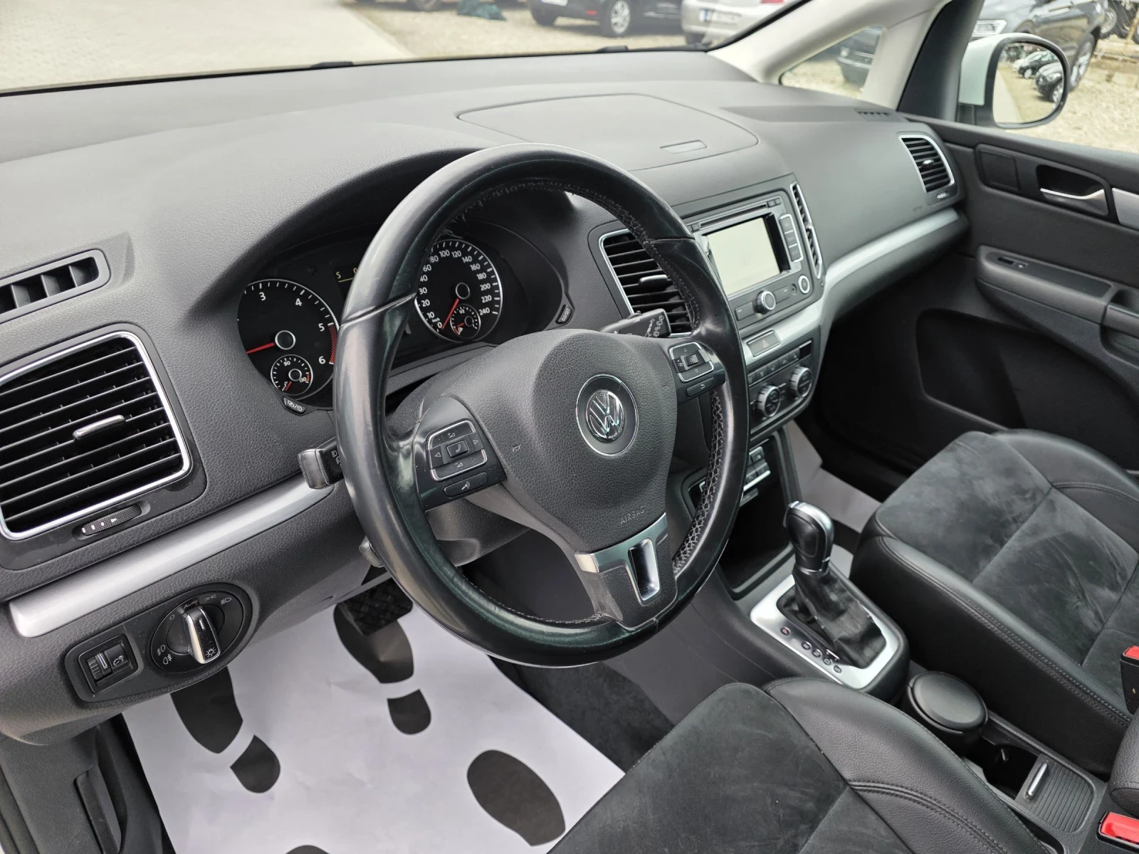 VW Sharan 2.0TDi DSG High-line 177k Лизинг, снимка 10 - Автомобили и джипове - 53958368