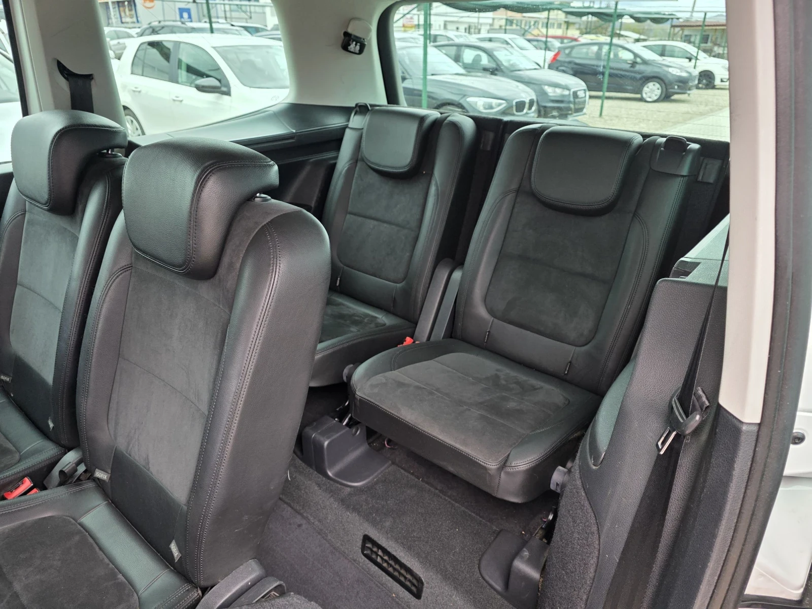 VW Sharan 2.0TDi DSG High-line 177k Лизинг, снимка 13 - Автомобили и джипове - 53958368