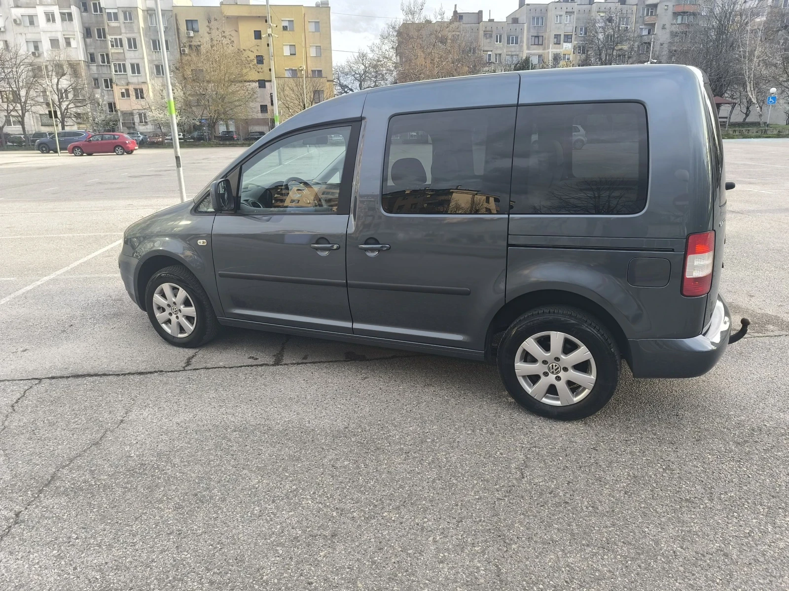 VW Caddy 1.9TDI LIFE, снимка 10 - Автомобили и джипове - 54000539