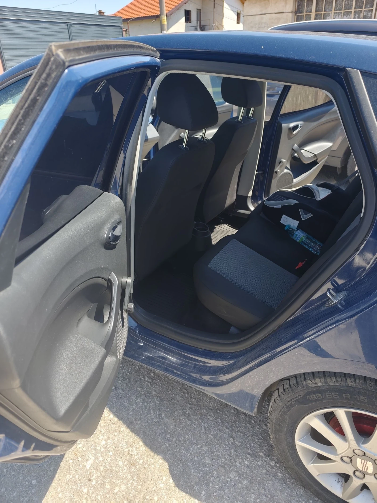 Seat Ibiza Seat Ibiza 1.4 75кс., снимка 8 - Автомобили и джипове - 54243645