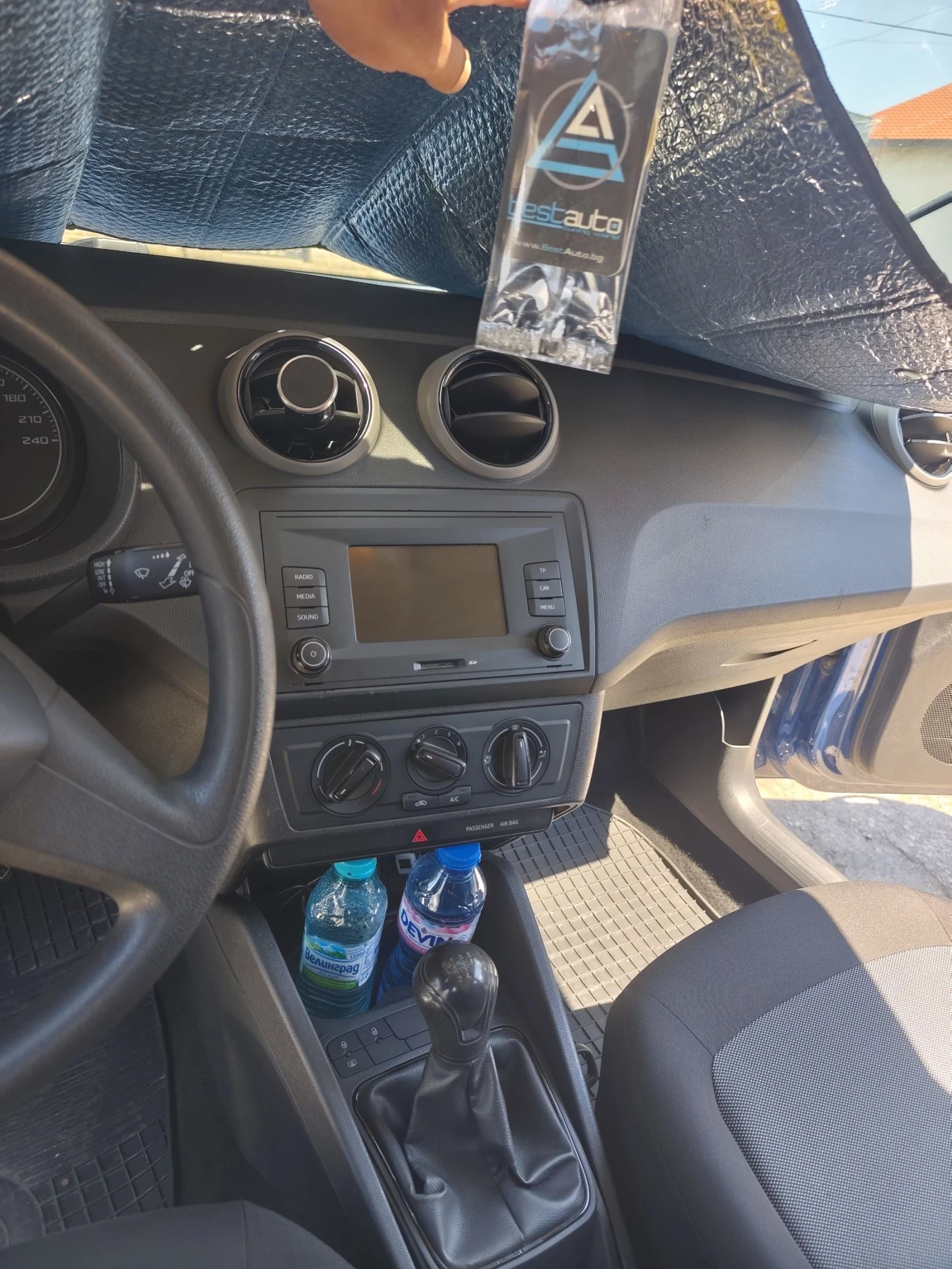 Seat Ibiza Seat Ibiza 1.4 75кс., снимка 11 - Автомобили и джипове - 54243645