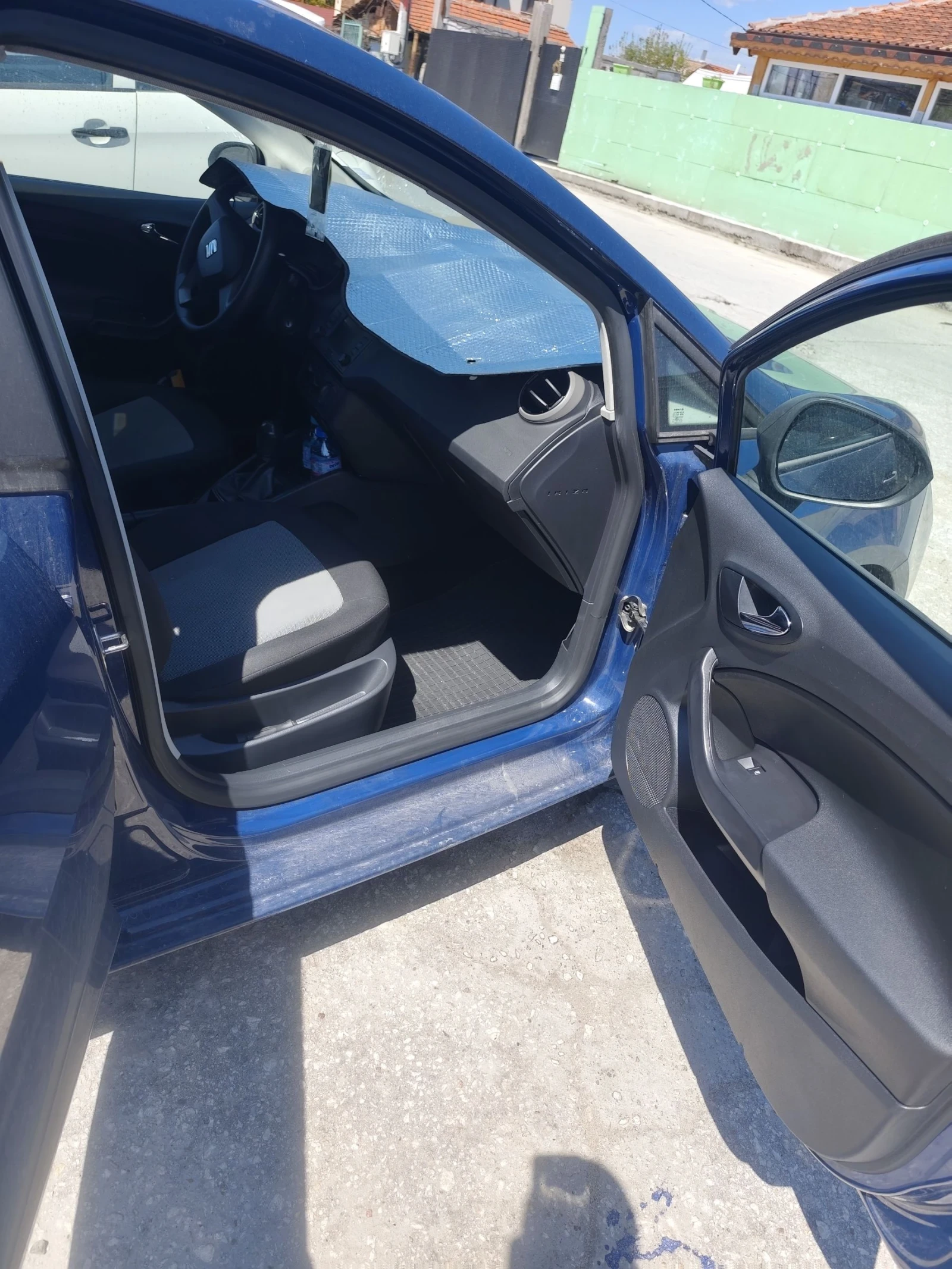 Seat Ibiza Seat Ibiza 1.4 75кс., снимка 7 - Автомобили и джипове - 54243645