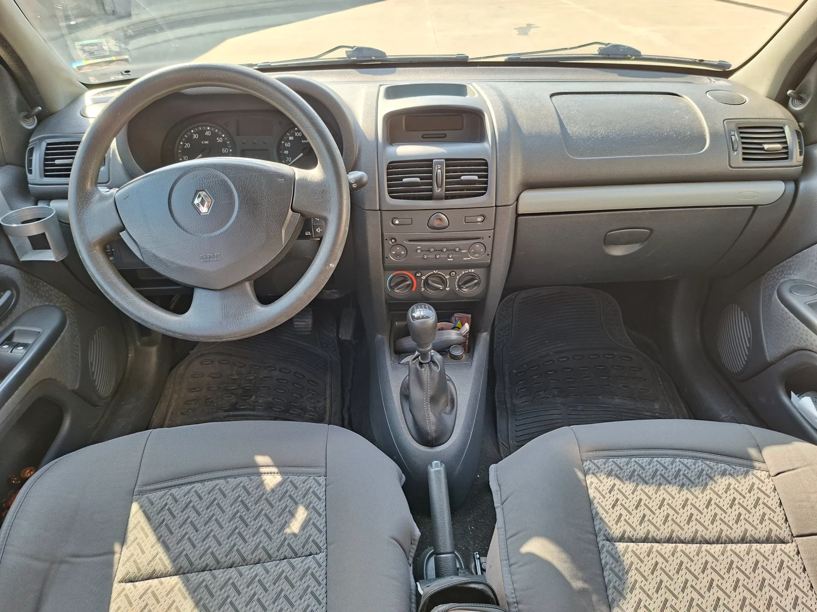 Renault Clio, снимка 5 - Автомобили и джипове - 54824008