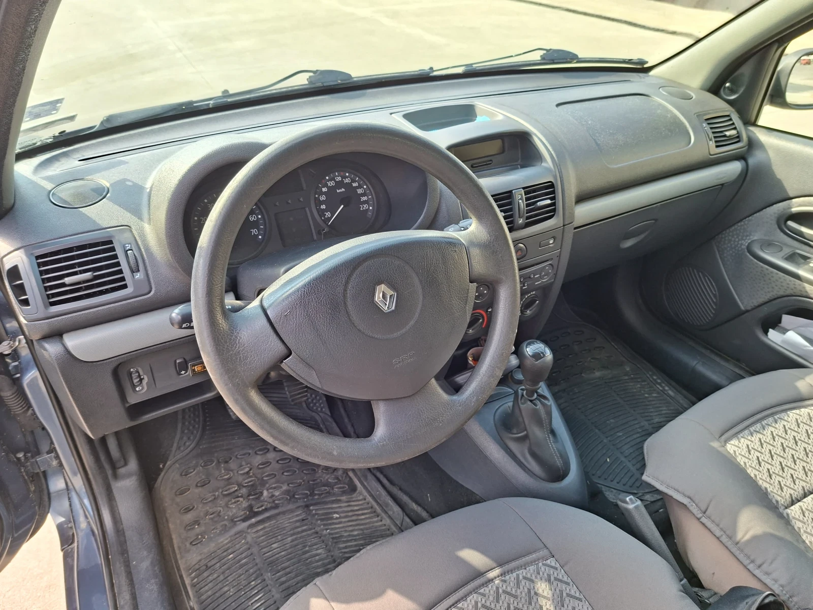 Renault Clio, снимка 8 - Автомобили и джипове - 54824008