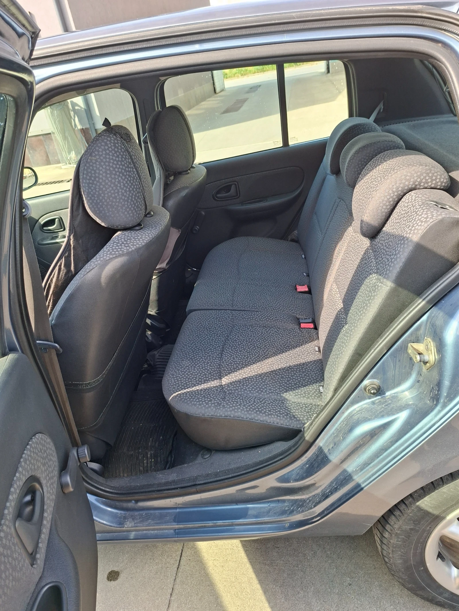Renault Clio, снимка 12 - Автомобили и джипове - 54824008