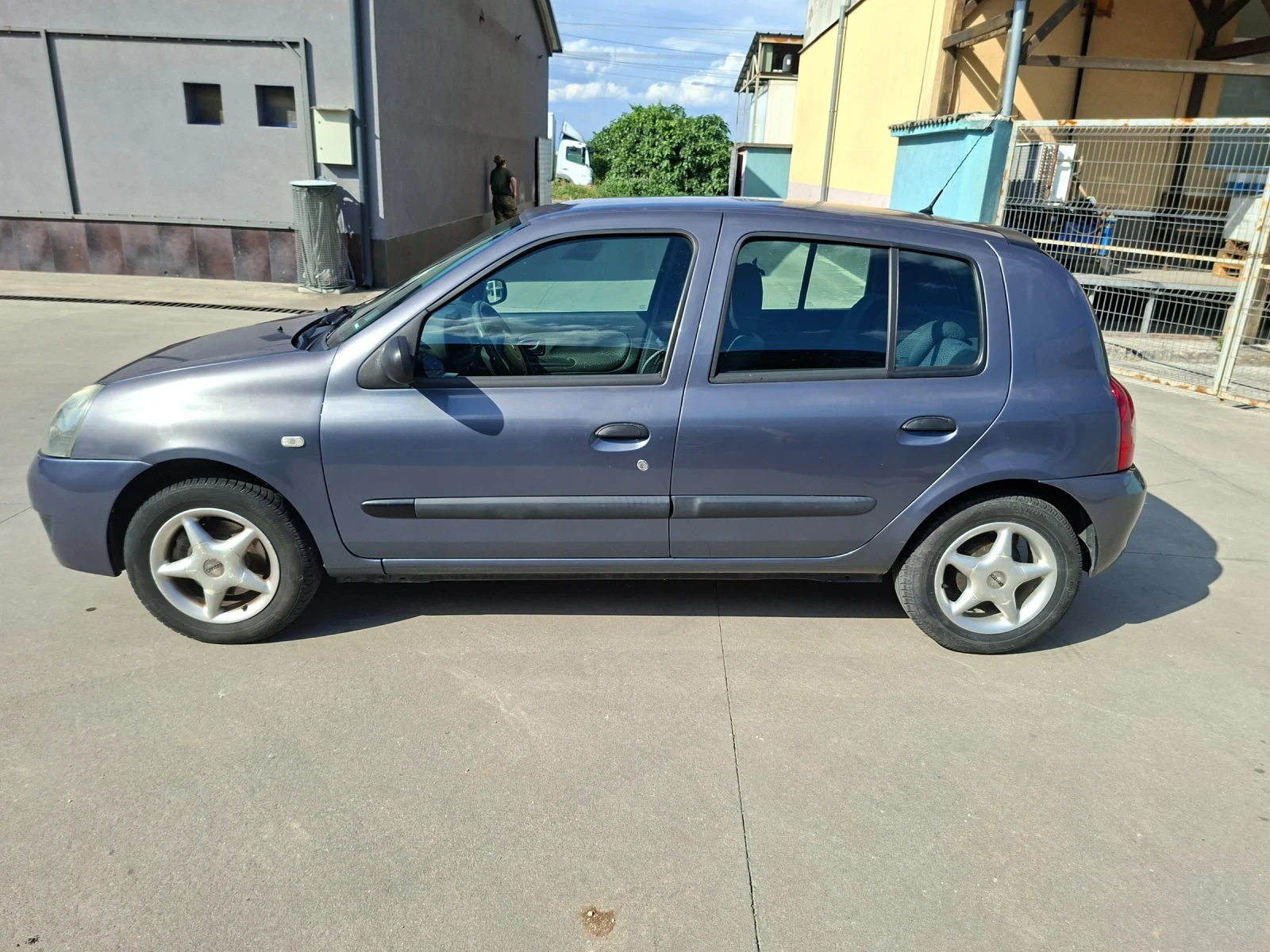 Renault Clio, снимка 2 - Автомобили и джипове - 54824008