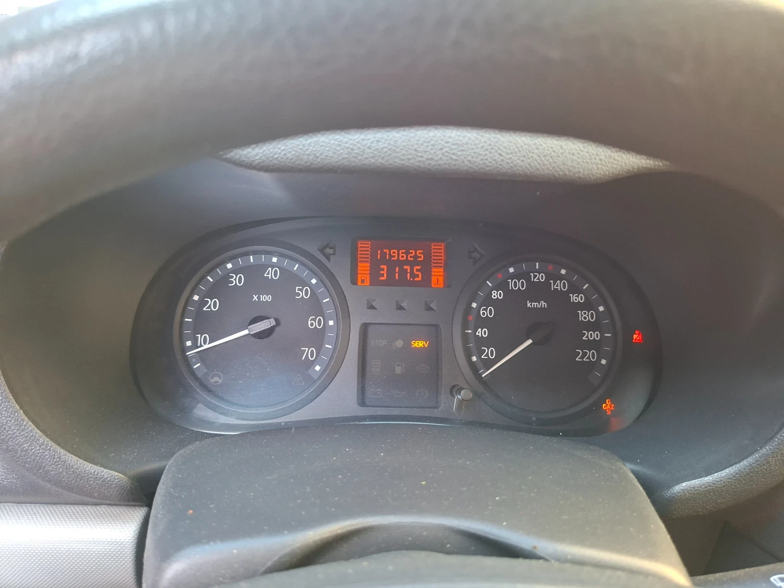 Renault Clio, снимка 10 - Автомобили и джипове - 54824008