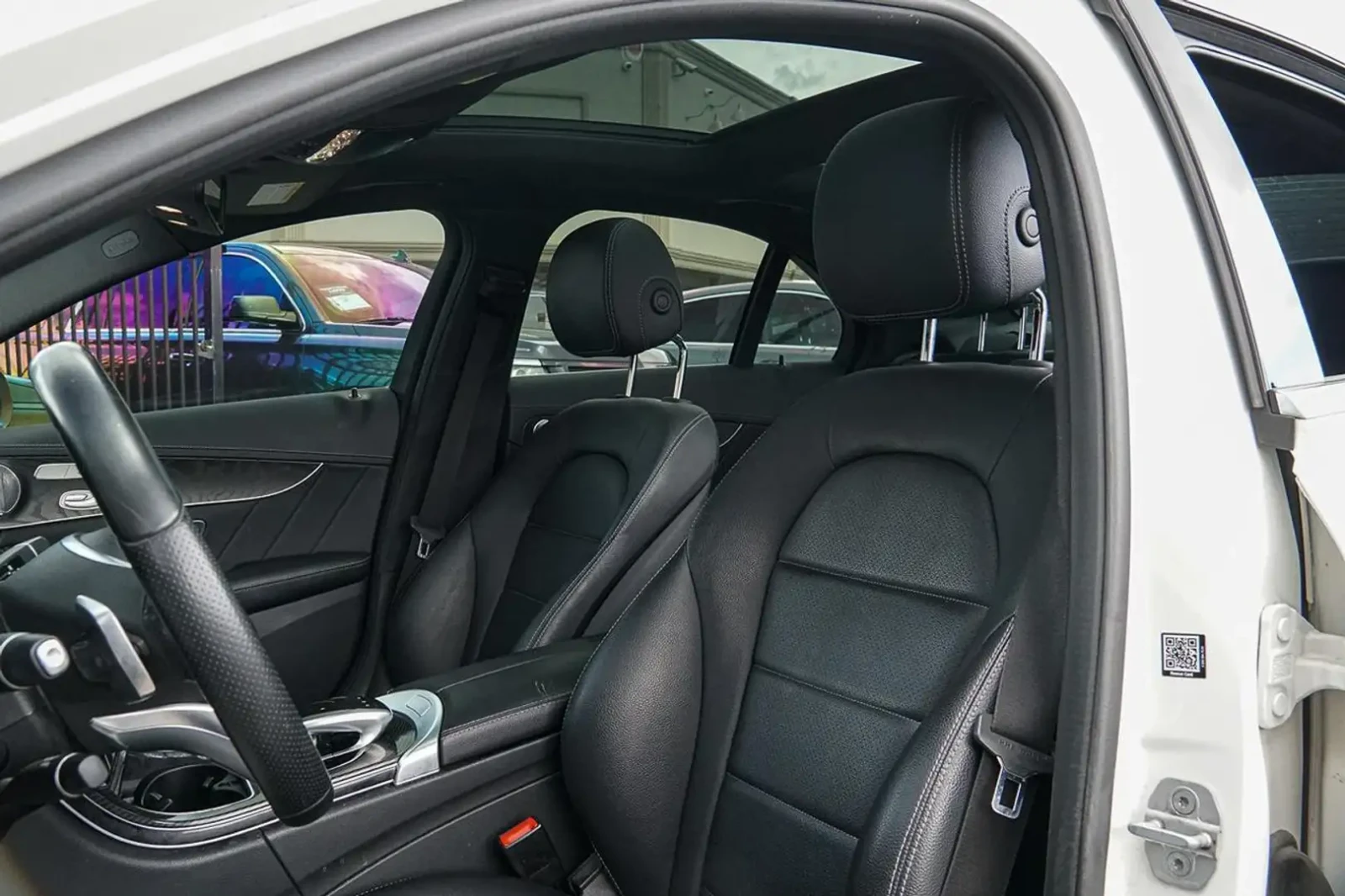 Mercedes-Benz C 400 Burmester* 4M* Пано* Carbon* Без Инциденти, снимка 8 - Автомобили и джипове - 55789940