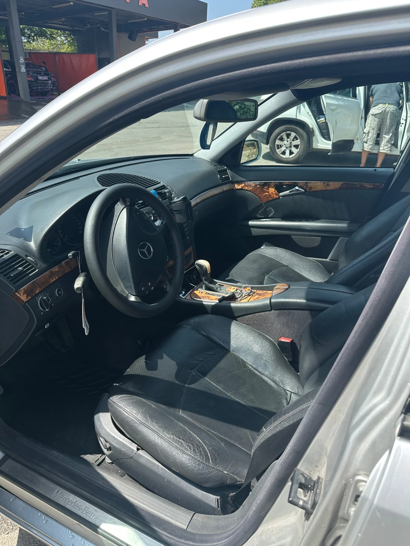 Mercedes-Benz E 270 2.7 cdi, снимка 8 - Автомобили и джипове - 55961531