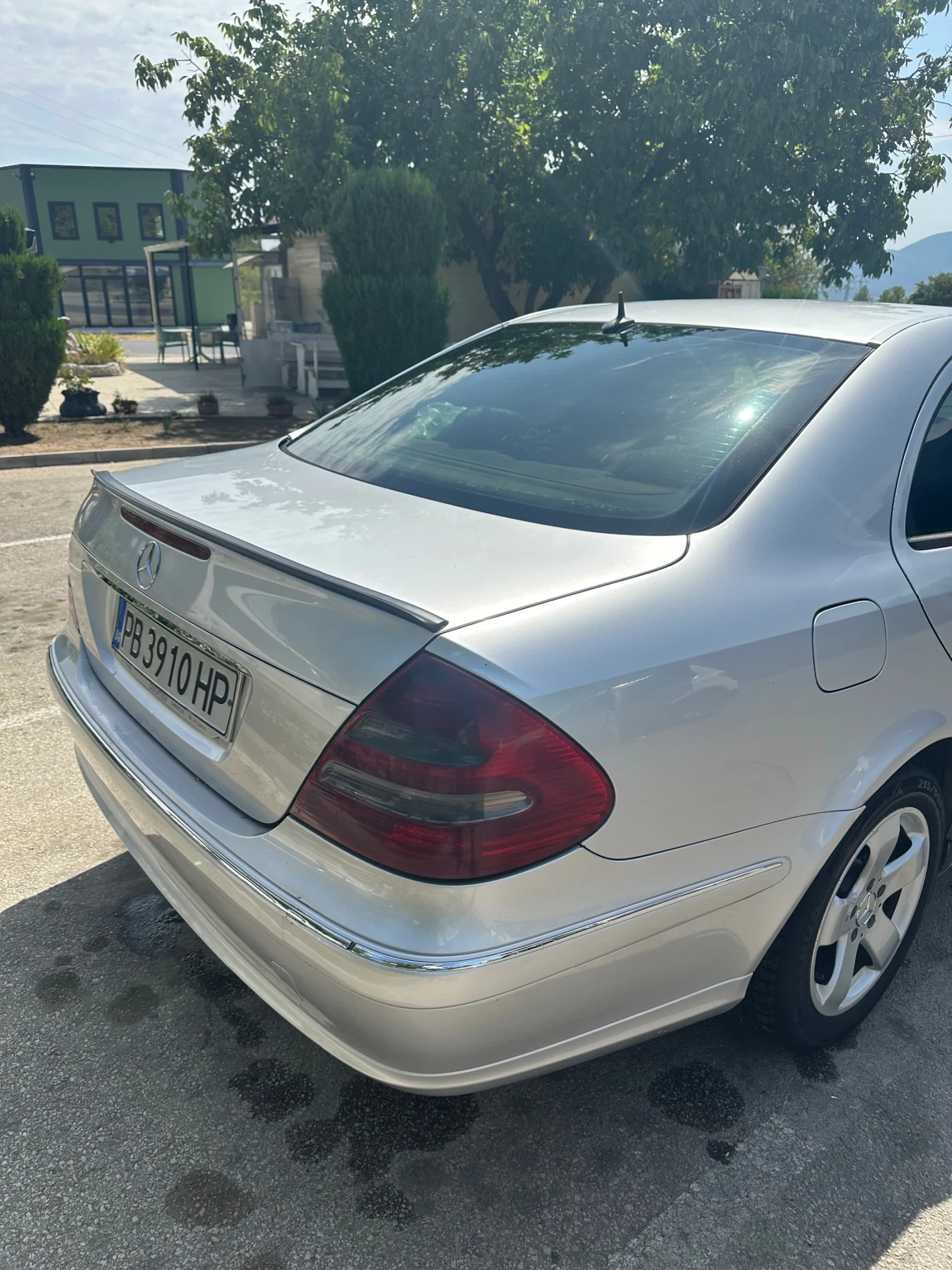 Mercedes-Benz E 270 2.7 cdi, снимка 11 - Автомобили и джипове - 55961531
