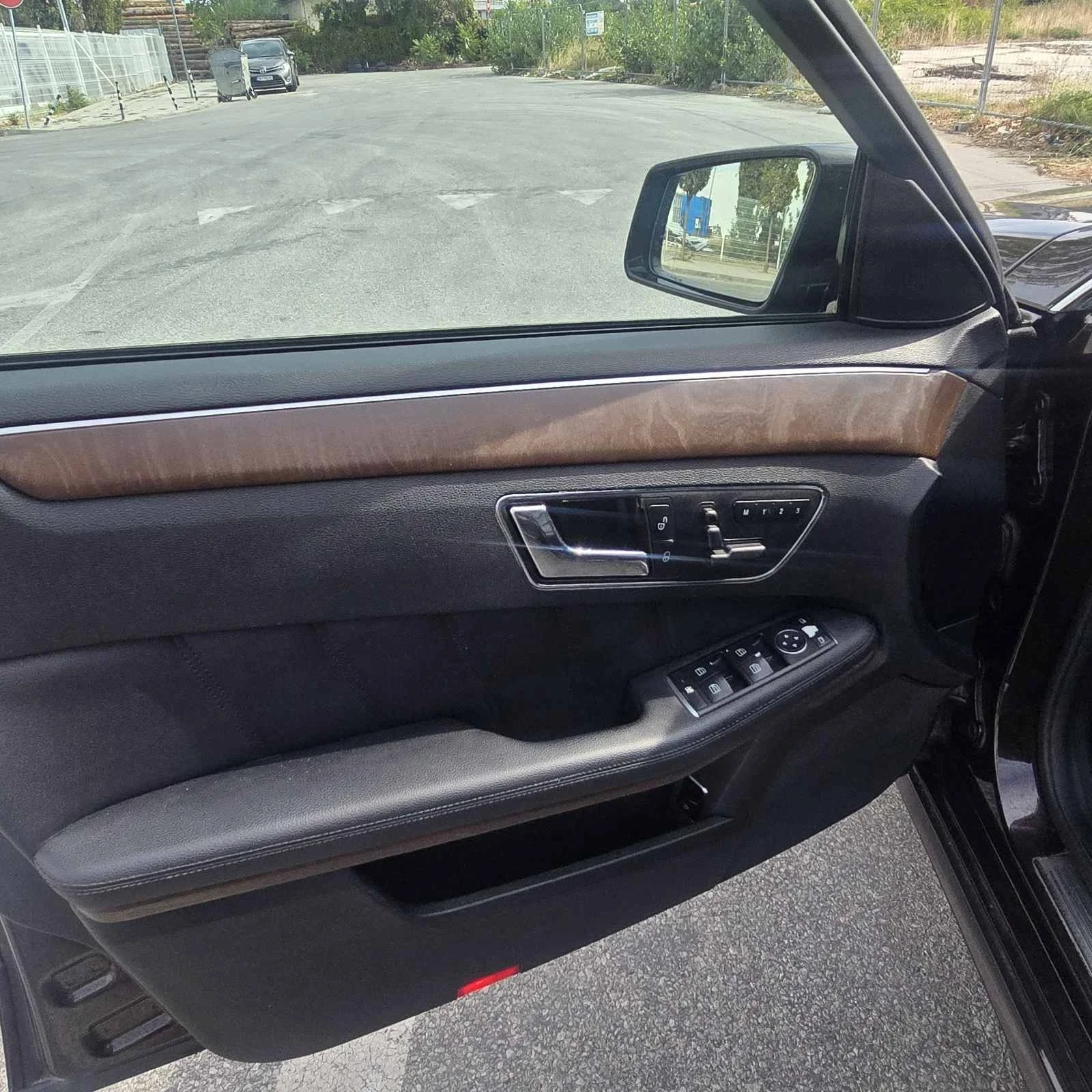 Mercedes-Benz E 350, снимка 8 - Автомобили и джипове - 56292684
