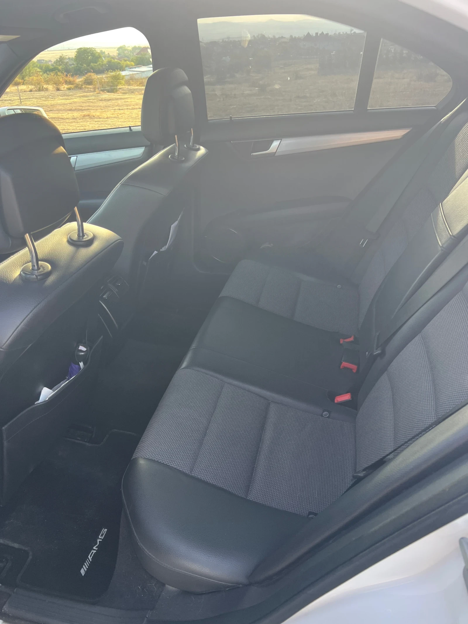Mercedes-Benz C 220, снимка 7 - Автомобили и джипове - 56336964