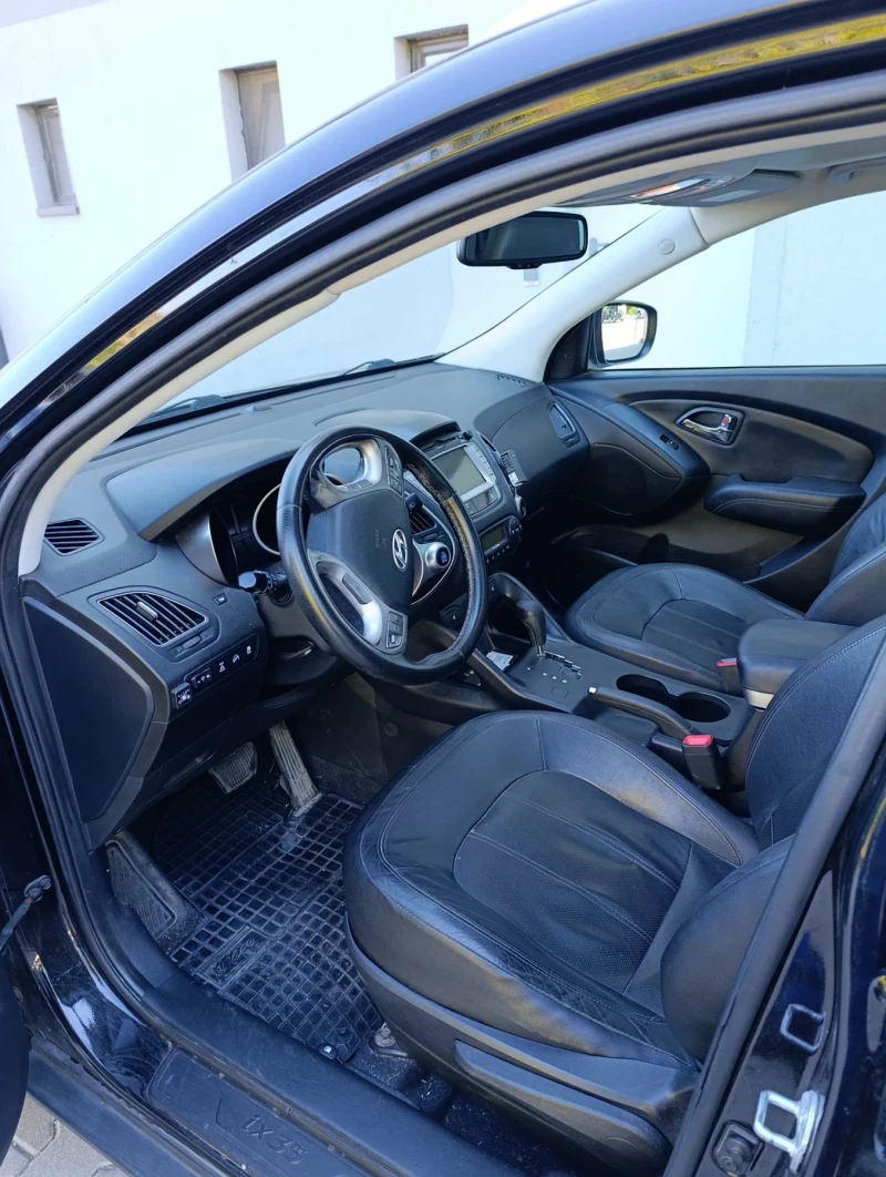 Hyundai IX35 4х4, снимка 10 - Автомобили и джипове - 51584601