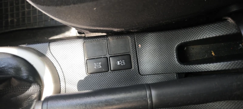 Toyota Urban Cruiser 1.4 D4D 90к.с, снимка 6 - Автомобили и джипове - 53008069