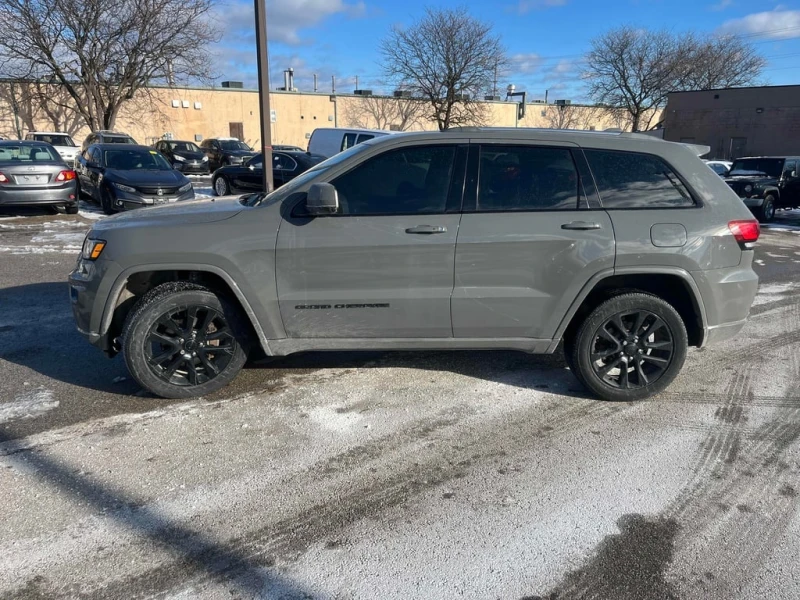 Jeep Grand cherokee 2019 Altitude * CARFAX * БЕЗ ПЪРВОНАЧАЛНА, снимка 3 - Автомобили и джипове - 52793236