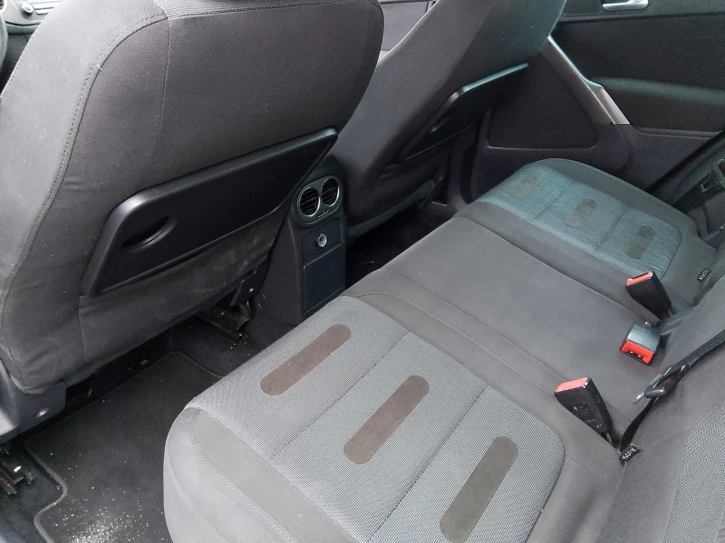 VW Tiguan 2.0 TDI, снимка 9 - Автомобили и джипове - 52905512
