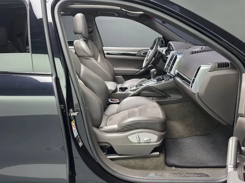 Porsche Cayenne DIESEL PLATINUM EDITION 958, снимка 11 - Автомобили и джипове - 55000613