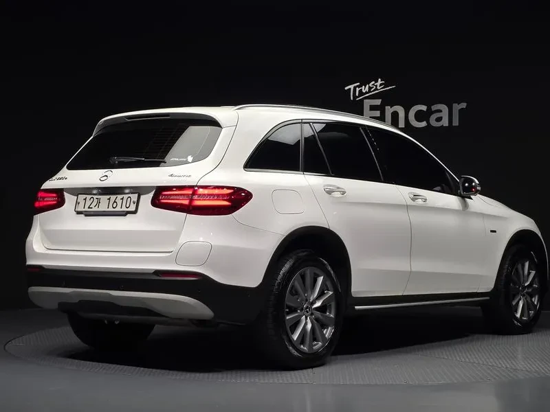 Mercedes-Benz GLC 350 E 4Matic Premium, снимка 2 - Автомобили и джипове - 56368356
