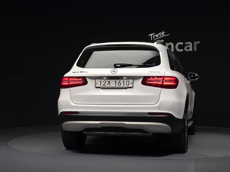 Mercedes-Benz GLC 350 E 4Matic Premium, снимка 4 - Автомобили и джипове - 56368356
