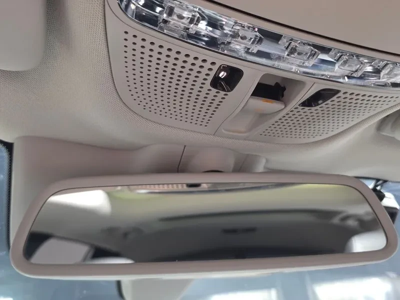 Mercedes-Benz GLC 350 E 4Matic Premium, снимка 17 - Автомобили и джипове - 56368356