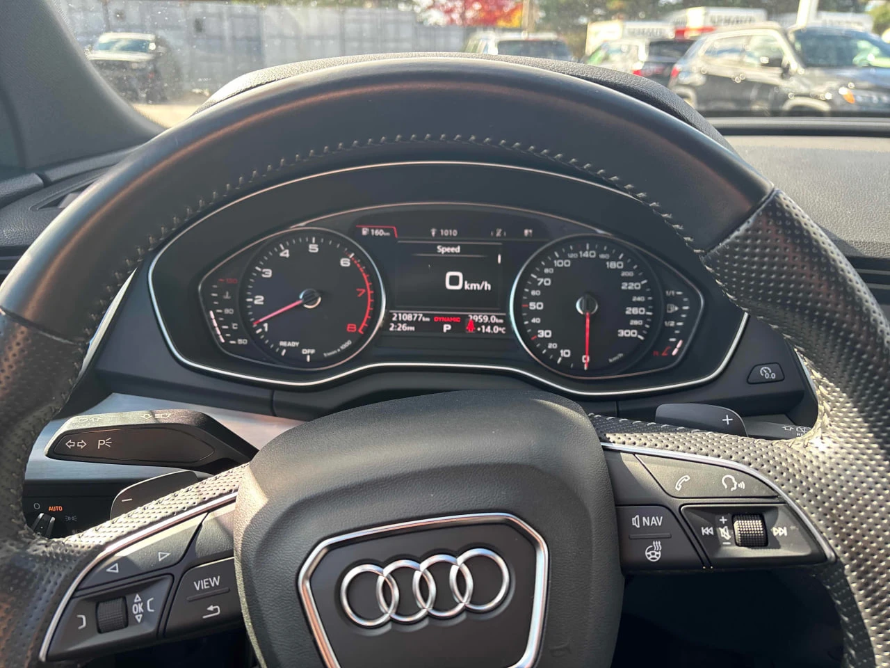 Audi Q5 * АВТО КРЕДИТ* ЦЕНА ДО БГ * СЕРВИЗНА ИСТОРИЯ *  - изображение 7