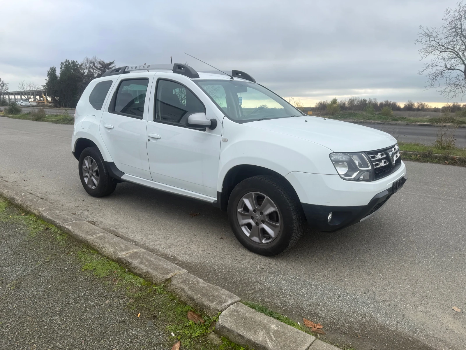 Dacia Duster FACELIFT 4x4 NAVI  | Mobile.bg   4